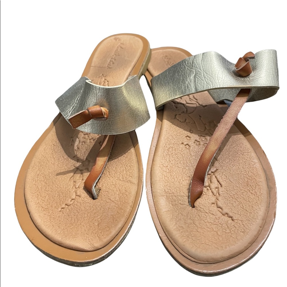 Altered State gold leather sandals size 8.5